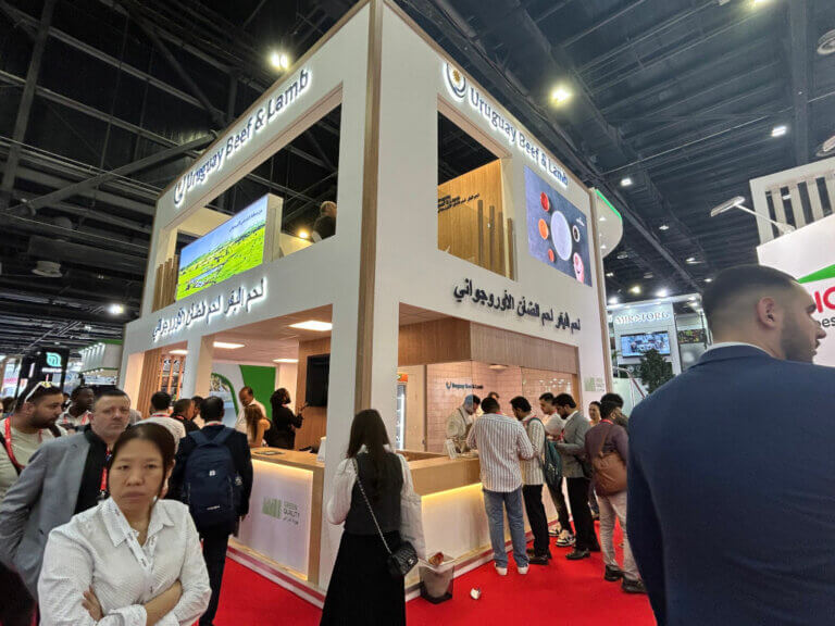 Lee más sobre el artículo Degustación de carne vacuna y ovina en stand de INAC en Dubai