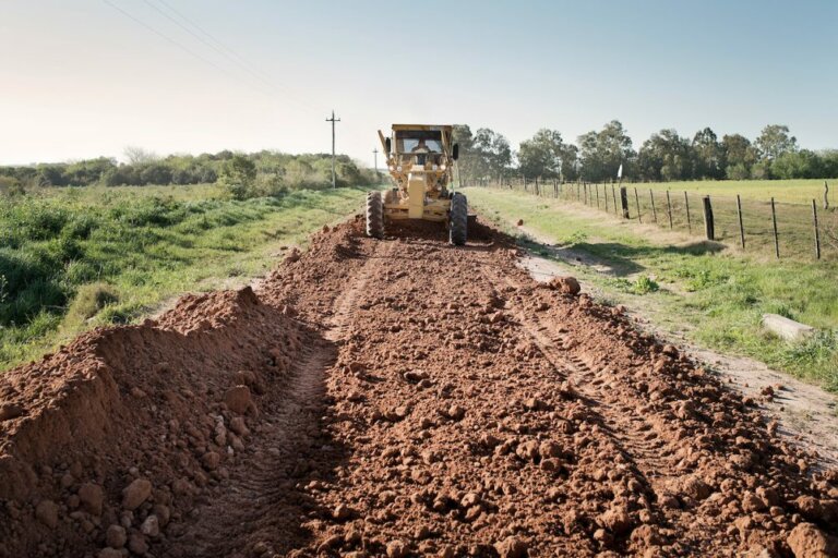 Lee más sobre el artículo Declaran la emergencia nacional para la caminería rural
