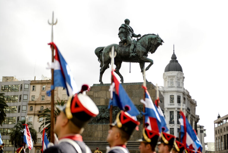 Lee más sobre el artículo Homenaje a Artigas en los 260 años de su natalicio