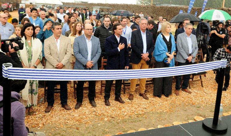 Lee más sobre el artículo Uruforest cortó la cinta de su primera edición en Colonia