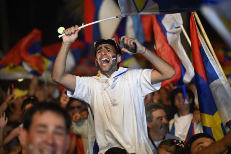 Lee más sobre el artículo Yamandú Orsi es presidente electo con el compromiso de la unión