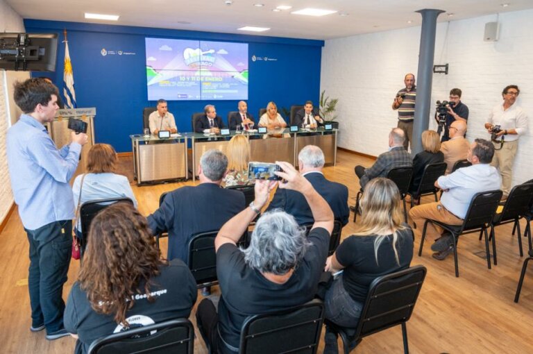 Lee más sobre el artículo Flores: el festival del Lago llega con toda su fuerza