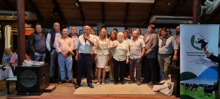 Lee más sobre el artículo El sector lechero busca estabilidad a través de un fondo anticíclico