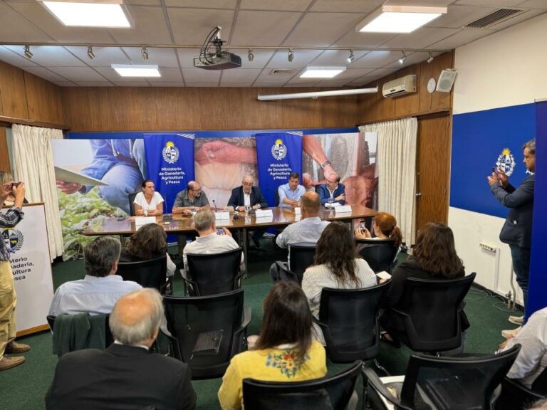 Lee más sobre el artículo Uruguay y Chile profundizan el intercambio en asuntos agropecuarios