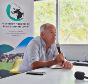 Lee más sobre el artículo Más de tres mil hectáreas destinadas a la lechería fueron afectadas por el temporal en Canelones
