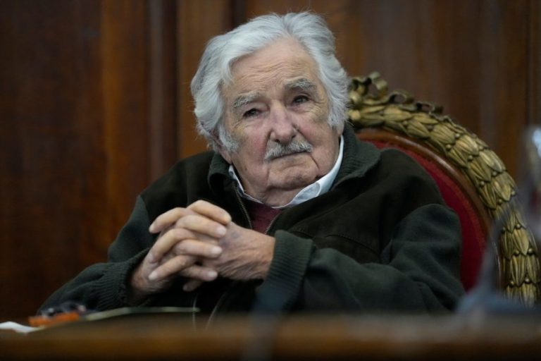 Lee más sobre el artículo Decretan duelo nacional por el deceso del                 ex presidente y ministro de Ganadería, José Mujica
