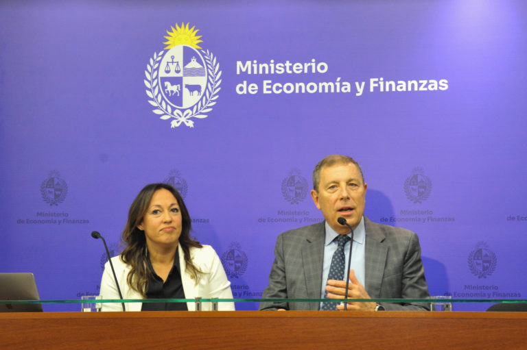 Lee más sobre el artículo Bajan los combustibles y se modifica la forma de fijar precios