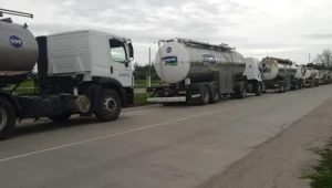 Lee más sobre el artículo Productores de Conaprole se ven obligados a descartar leche por medidas gremiales