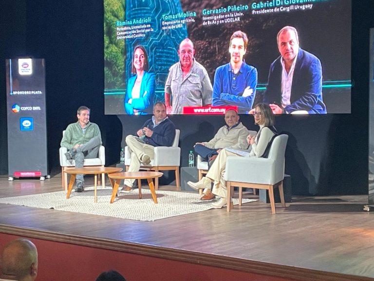 Lee más sobre el artículo “Pensar Juntos”: la Unión Rural de Flores analizó sostenibilidad productiva e inteligencia artificial