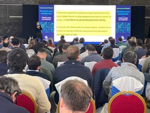 Lee más sobre el artículo Enfermedades foliares en soja generan pérdidas superiores al 20%, alertó especialista de Embrapa en Mercedes