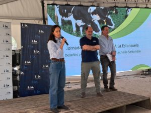 Lee más sobre el artículo Innovación en el foco: tamberos y técnicos se dieron cita en la Jornada de Lechería del INIA en La Estanzuela