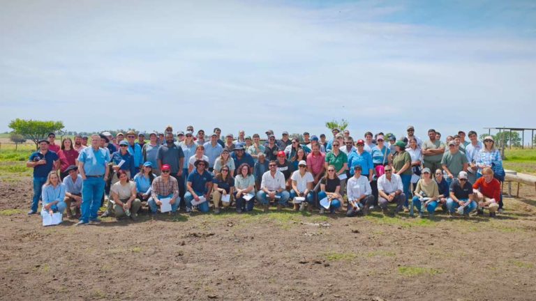 Lee más sobre el artículo Éxito en “El Piamonté”: Jornada sobre Cría de Terneras con Experto Internacional