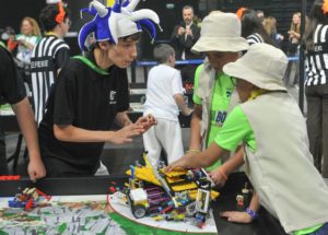 Lee más sobre el artículo Las Olimpíadas Ceibal 2025 culminan con récord de participación y proyectos que fusionan tecnología y patrimonio