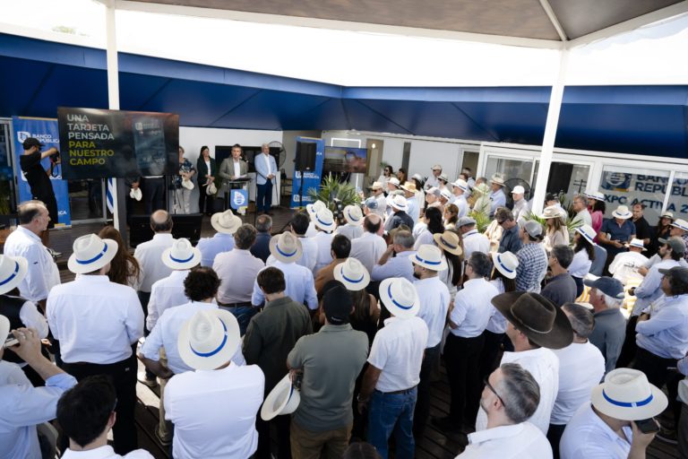 Lee más sobre el artículo El BROU celebra sus 130 años en Expoactiva con foco en la atención integral al campo