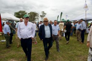 Lee más sobre el artículo El sector arrocero celebra su fiesta anual al abrir la cosecha en Cebollatí