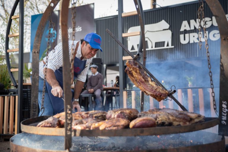 Lee más sobre el artículo Angus hace su gira anual en junio en un departamento de «ADN» ganadero