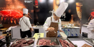 Lee más sobre el artículo Uruguay Beef destaca en el «Foodie Space» de ANUGA CHINA con una demostración gastronómica de alto nivel