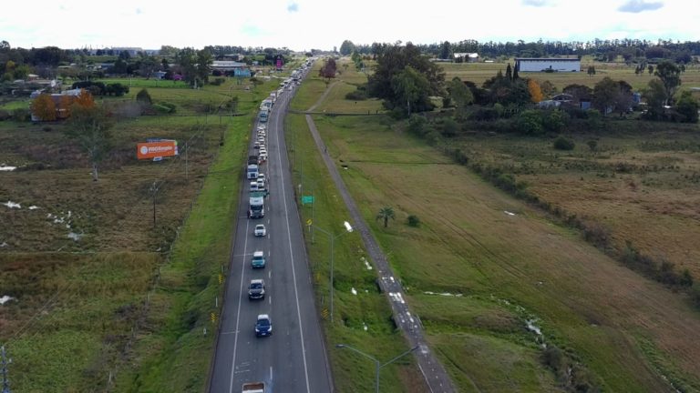Lee más sobre el artículo Los camioneros salen a las rutas en protesta por la guía de control del MTOP