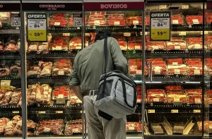 Lee más sobre el artículo La Unión Europea suspende la importación de carne vacuna y de ave procedente de Brasil por incumplimiento de normas sanitarias