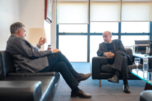 Lee más sobre el artículo Orsi mantiene una ronda de contactos con líderes políticos para proyectar seguridad jurídica y atraer inversiones