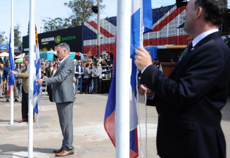 Lee más sobre el artículo El presidente Orsi visitó la Expo Prado y el Gobierno remarcó el riego y la inversión como pilares del desarrollo