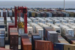 Lee más sobre el artículo Exportadores alertan por acumulación de 44 días sin actividad en el Puerto de Montevideo debido a medidas gremiales
